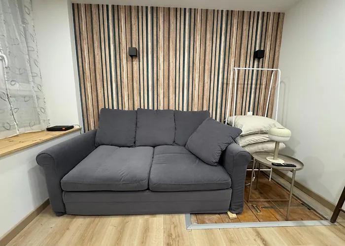 Au Cloitres * Mirecourt