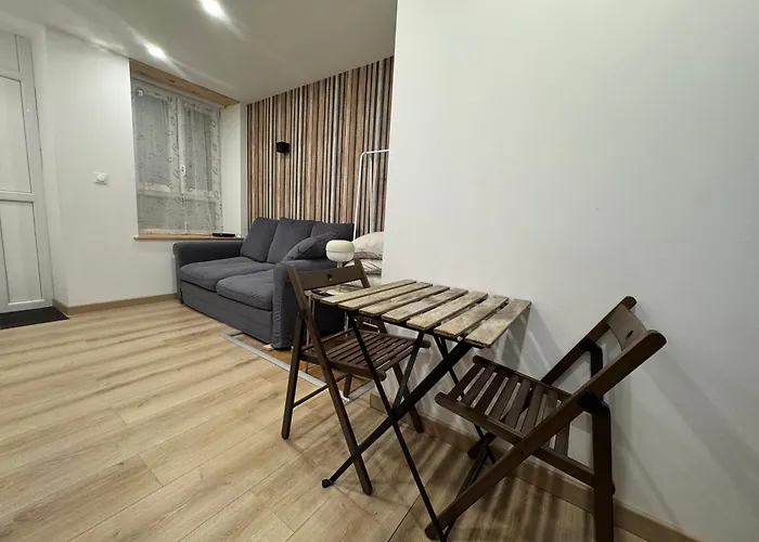 Au Cloitres * Mirecourt